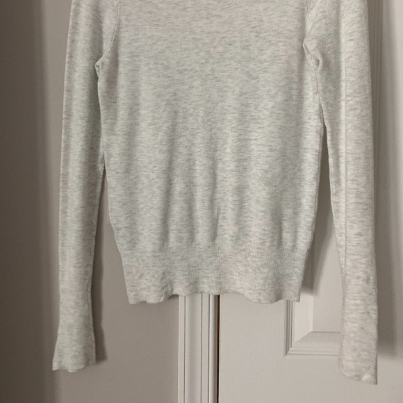 Comfortable Sweater - Picture 4 of 4